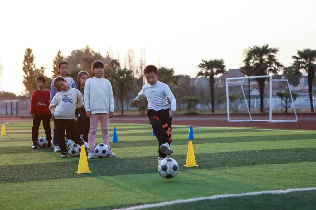 江苏省如皋市高明镇初中学校,高明纪念中学足球