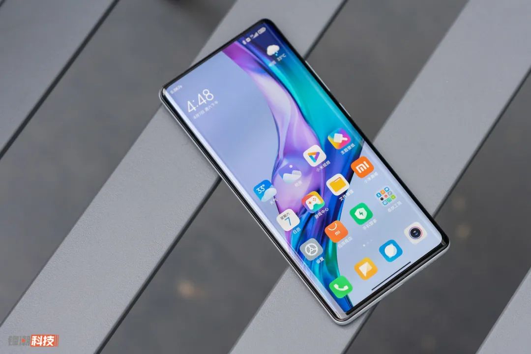 发布会不叫发布会，叫做「年度演讲」，说的就是小米