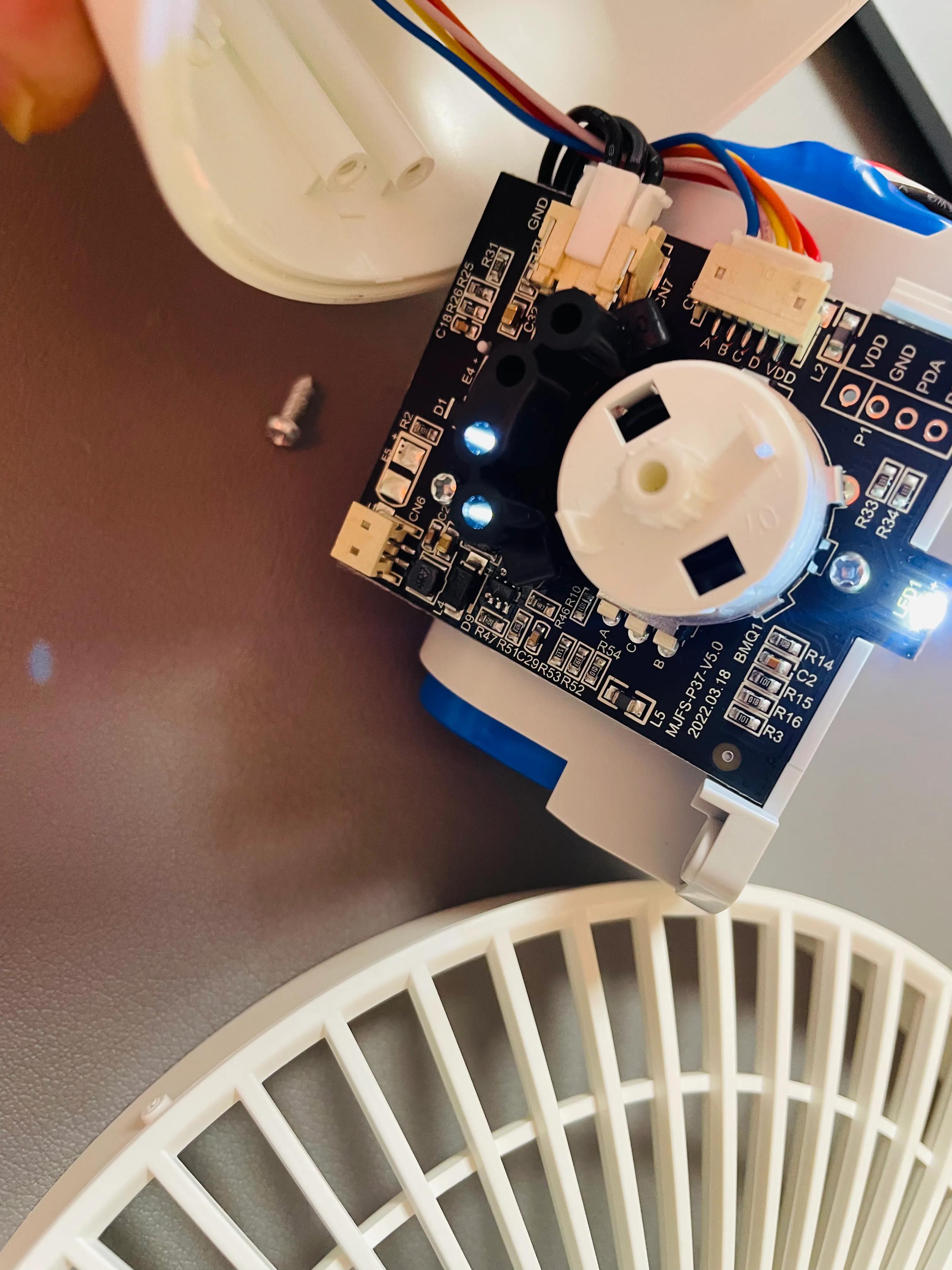 小米桌面移动风扇拆扇叶,小米风扇如何拆开清洗