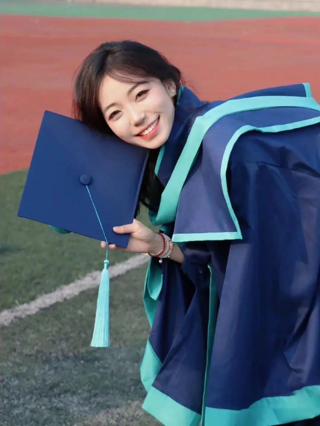 九大美院学士服哪个最漂亮,哪个学校的学士服最好看