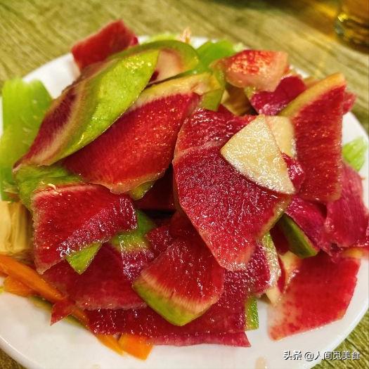 上过北京必吃榜的烧烤店，下午5点才开门，炸灌肠疙瘩汤更受欢迎