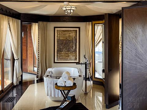 哈伊马角利兹卡尔顿,哈伊马角沙漠丽思卡尔顿酒店