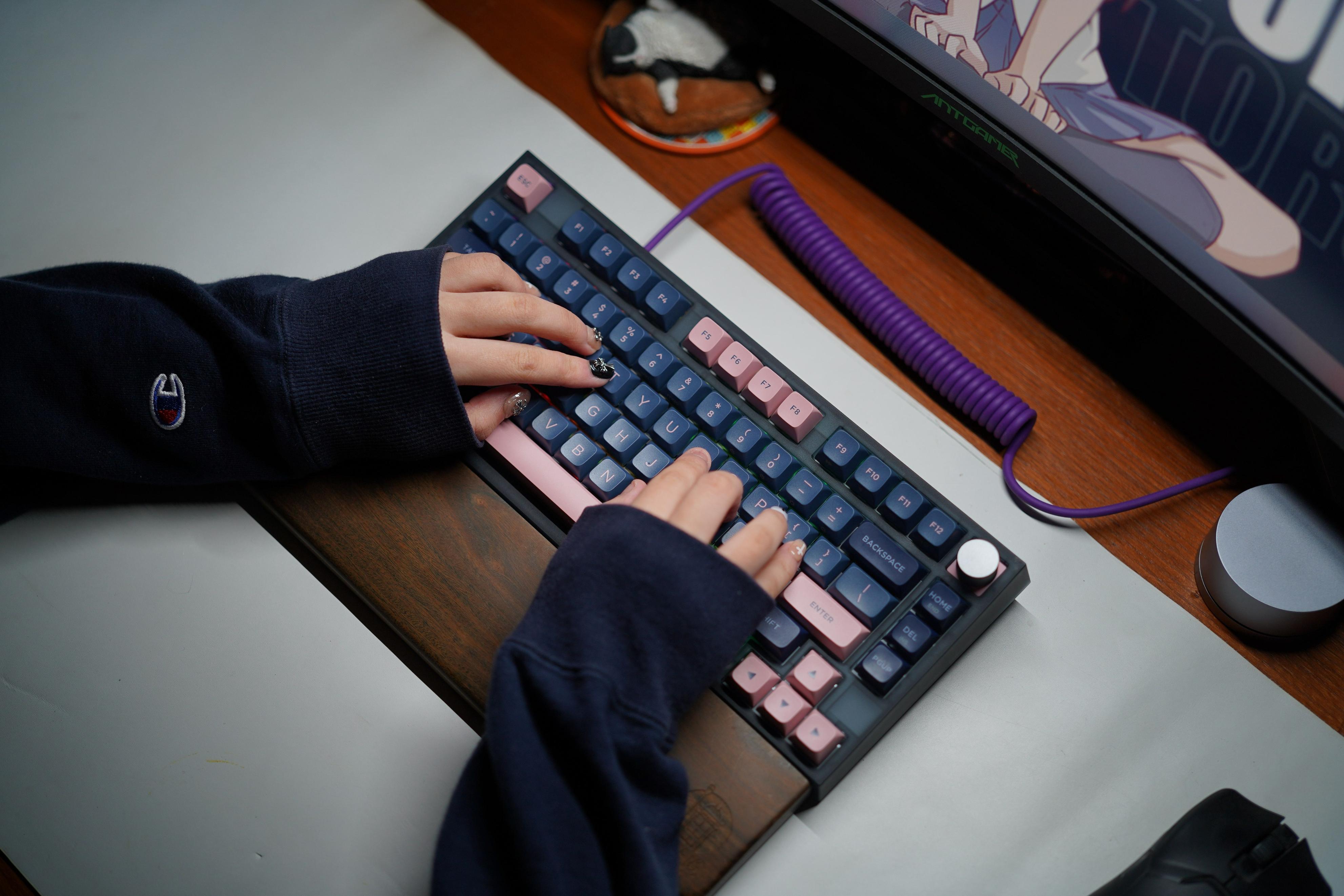 小呆虫gk75机械键盘去哪里买,小呆虫gk75机械键盘怎么变颜色