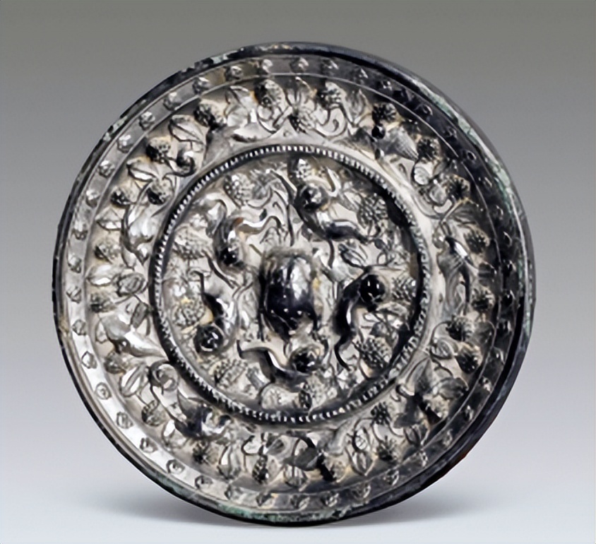 葡萄美酒夜光杯唐诗朗读,葡萄美酒夜光杯的诗意