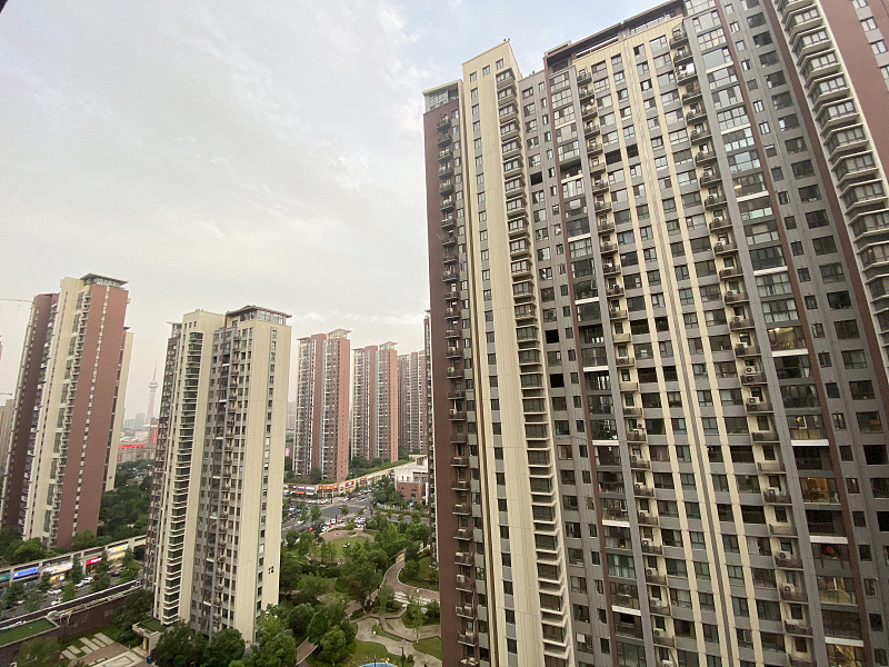 同户型边户比中间户贵多少,同一楼层中户和边户哪个贵