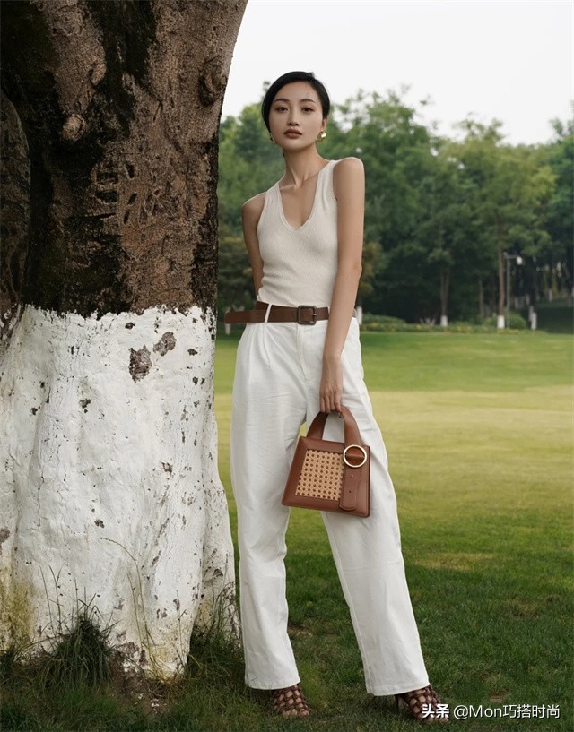 夏天白色衣服配什么文胸,不同上衣不同文胸怎么搭配