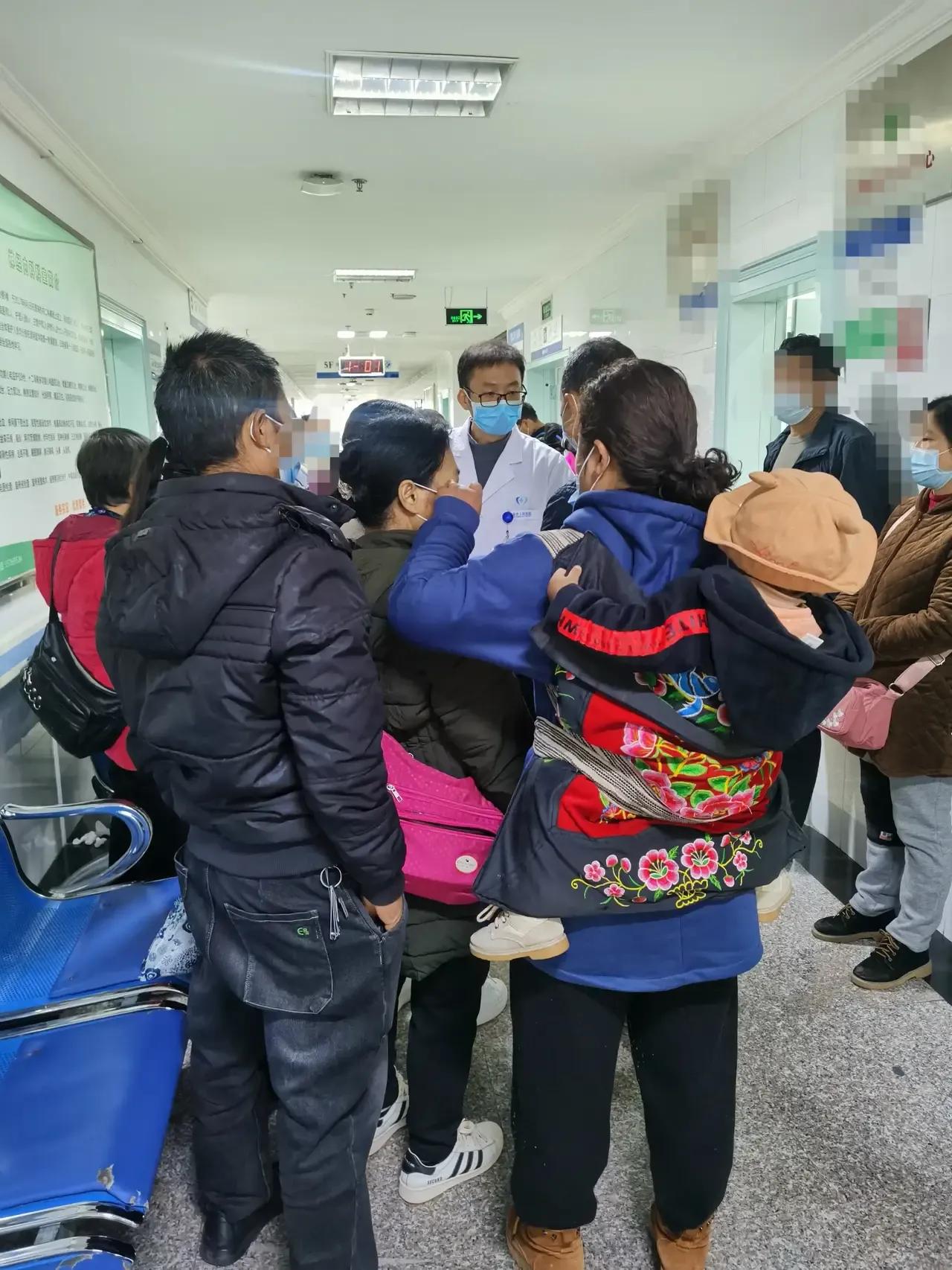 金杯银杯老百姓的口碑，换来主治医师的辞职，“每次晋升都没份”