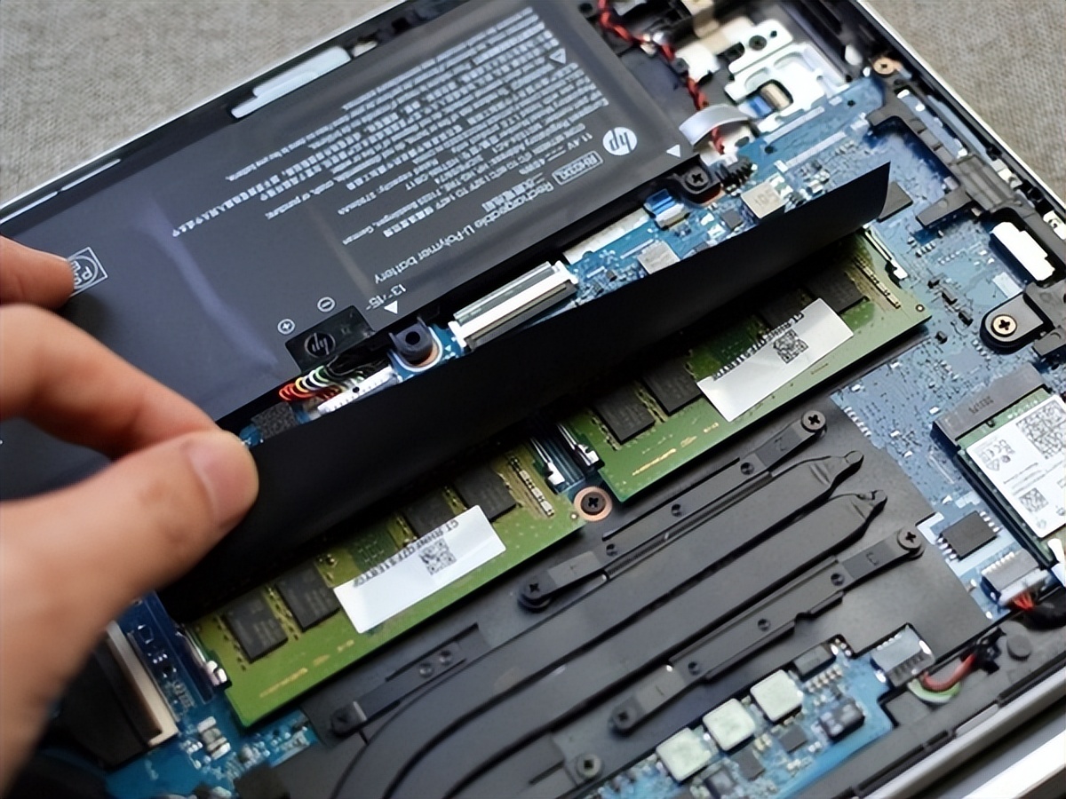 笔记本是选择大内存还是高分辨率,笔记本为啥没有大内存