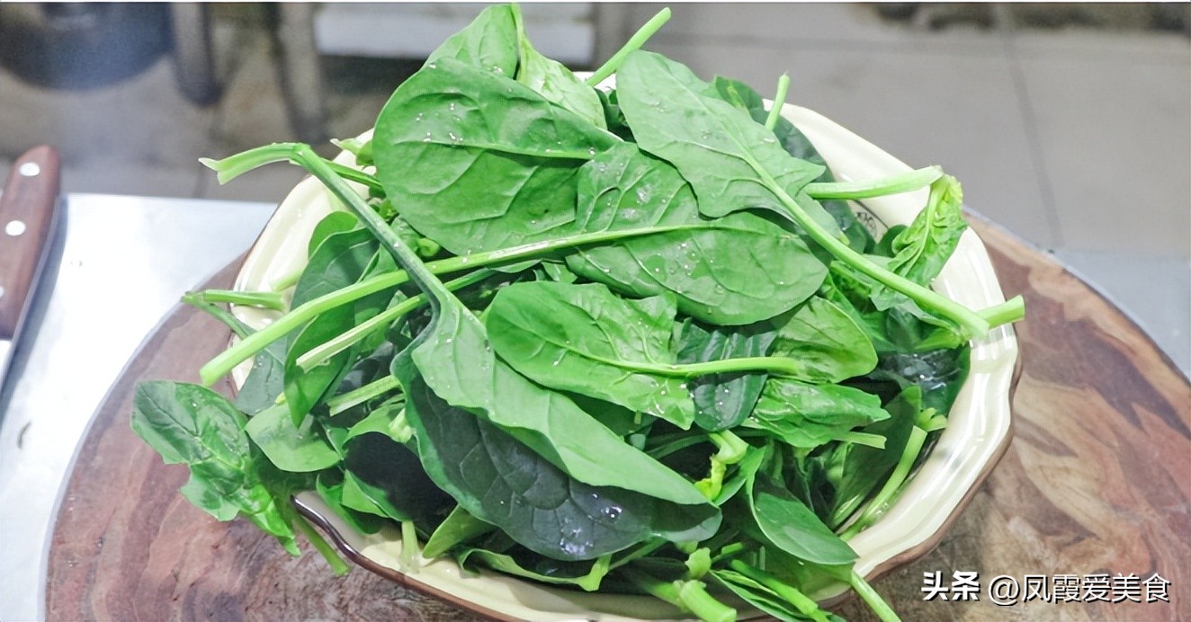 三种护眼菜越吃眼越亮,护眼菜谱有哪些食物