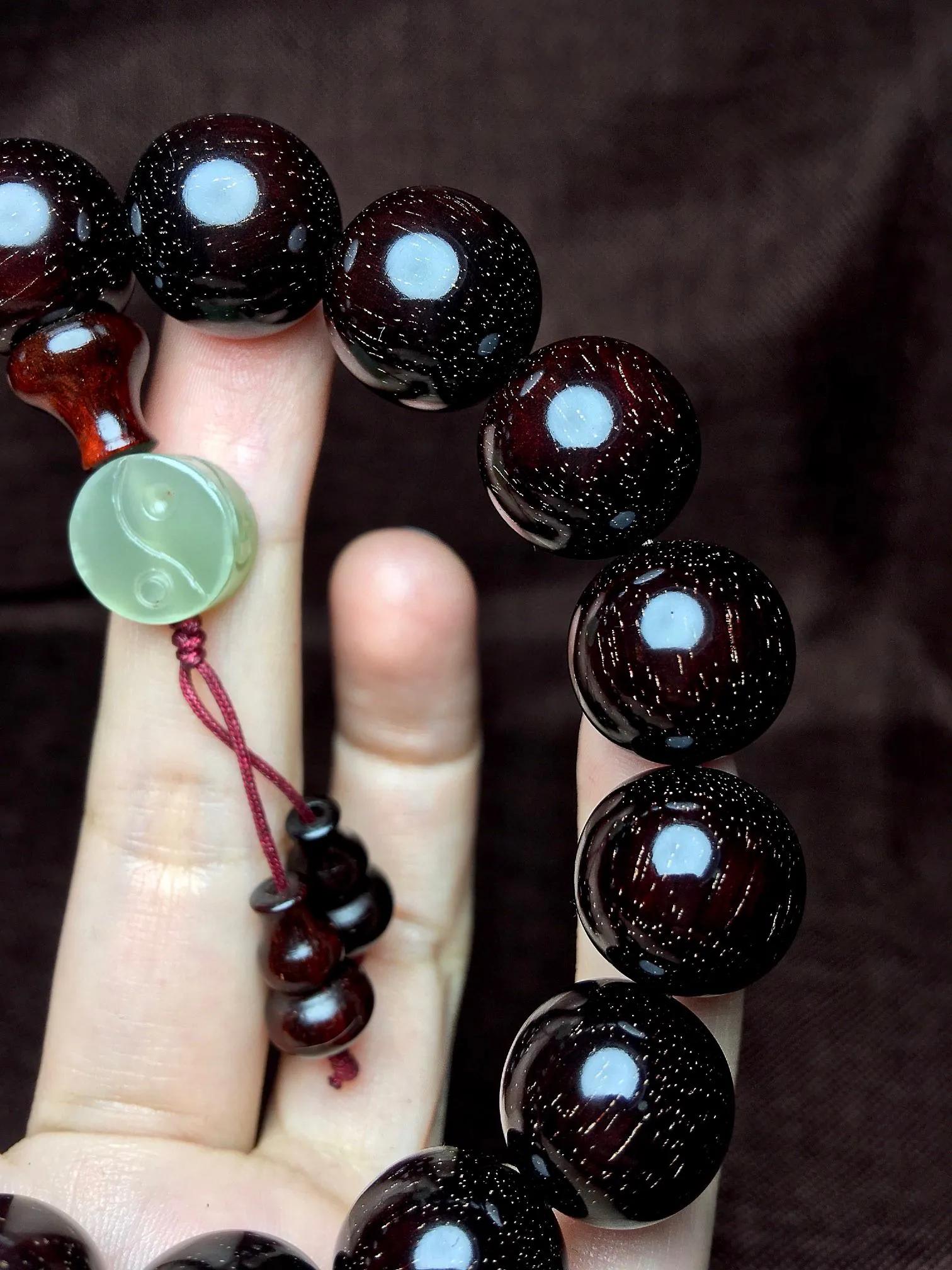 印度小叶紫檀手串正确的盘玩方法,抖音印度小叶紫檀手串是真的吗