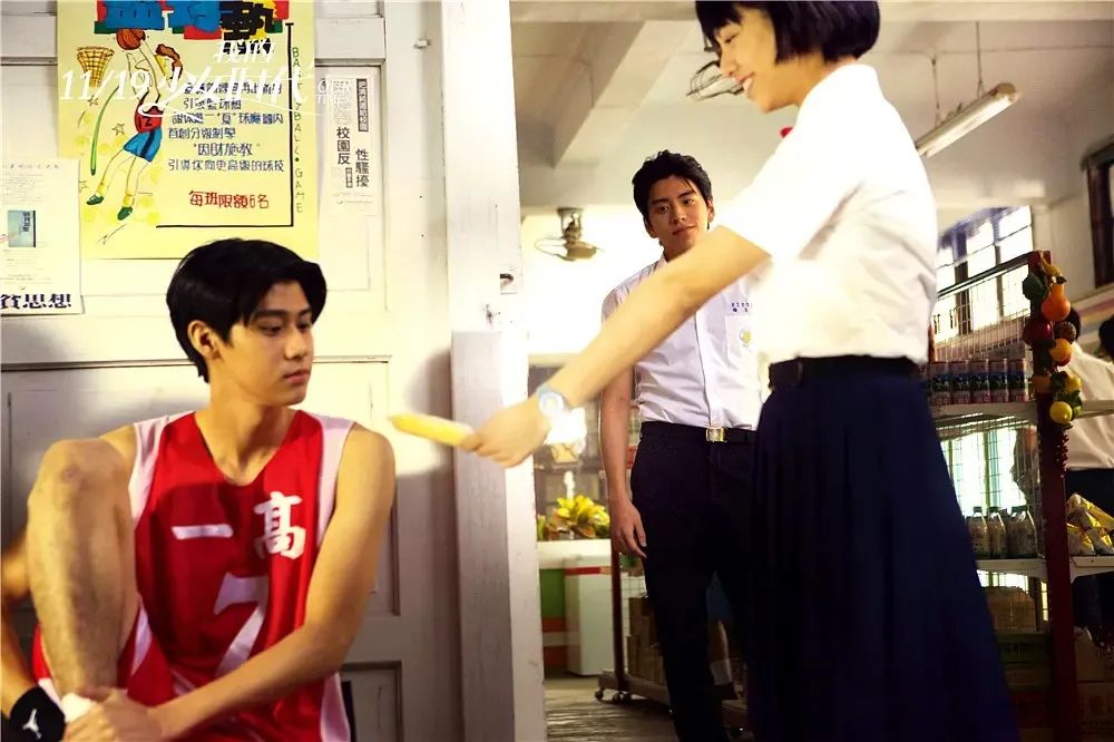 歌词经典语录100句,最打动人心的经典歌词句子