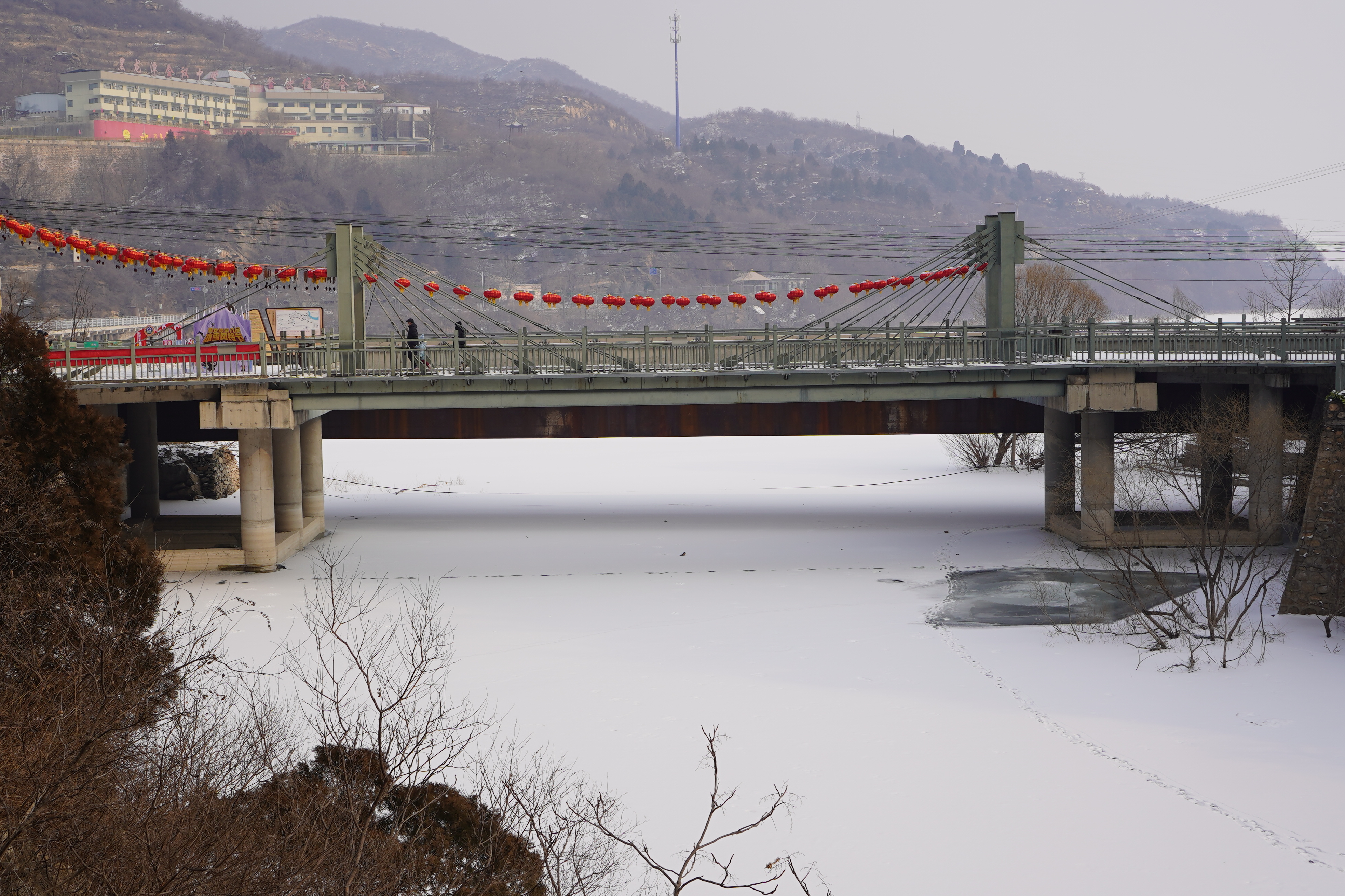 黑龙潭的景区特色,黑龙潭水下神秘洞穴