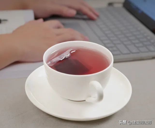 女人出现衰老,女性皮肤变松是衰老的表现吗