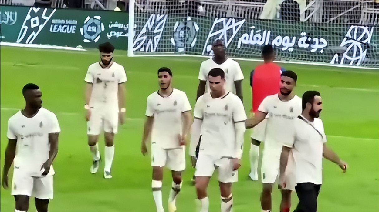 c罗沙特比赛高喊梅西,c罗沙特联赛首败球迷高喊梅西