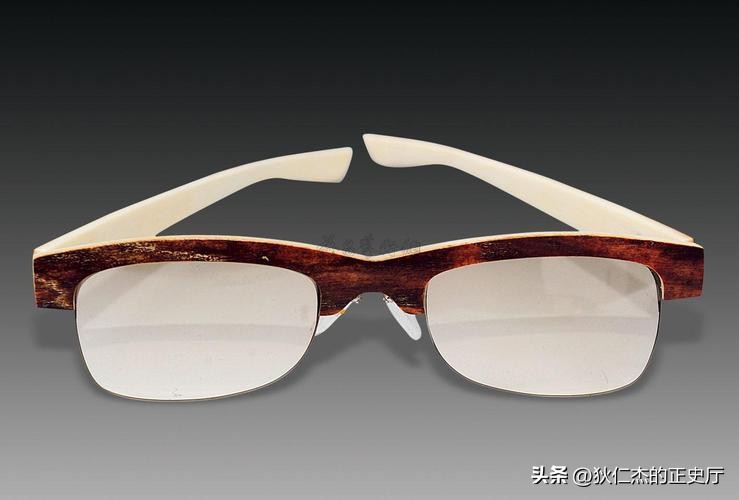 各个国家服饰的特点和由来简介,各个国家的服饰文化