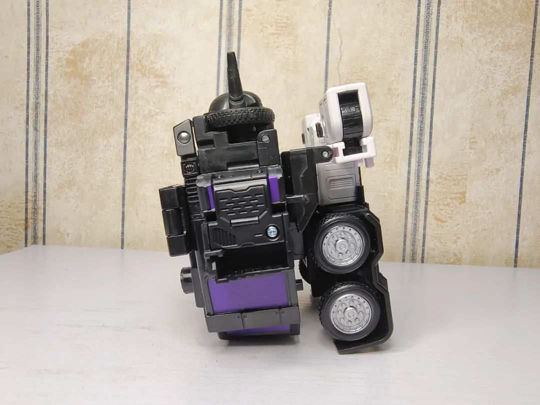 合体嘛，不寒碜——传世指挥官级汽车大师开箱测评