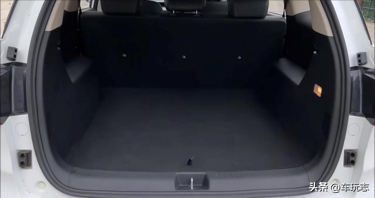 e6比亚迪新能源汽车,纯电动比亚迪e6不容忽视的亮点