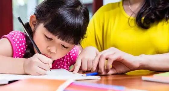 儿童前庭发育注意力不集中,孩子注意力不集中是什么感统失调