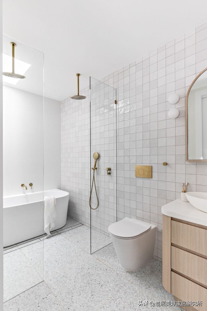 小卫生间安装浴缸,卫生间浴缸安装