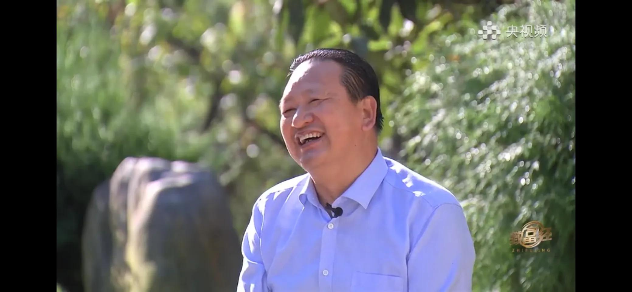 10万多只鸡养鸡场一年能挣多少,回村搞农业养殖一只鸡卖一万