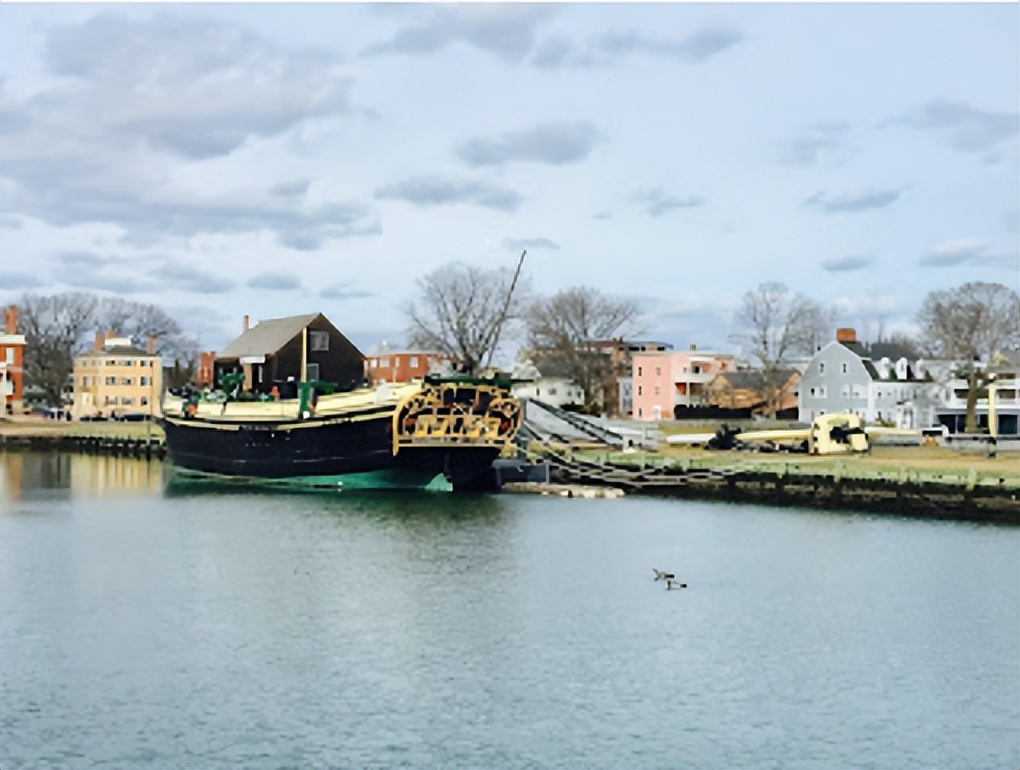 从巫镇到圣镇，一个女巫审判故事缘何转为万圣节狂欢之都