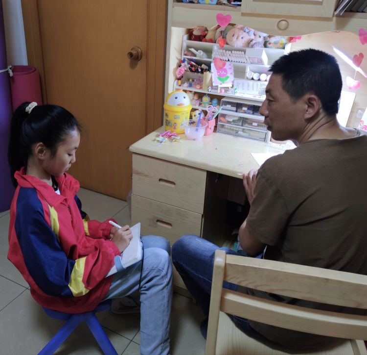 曾都东关学校老师,寻访好老师化身为小记者活动