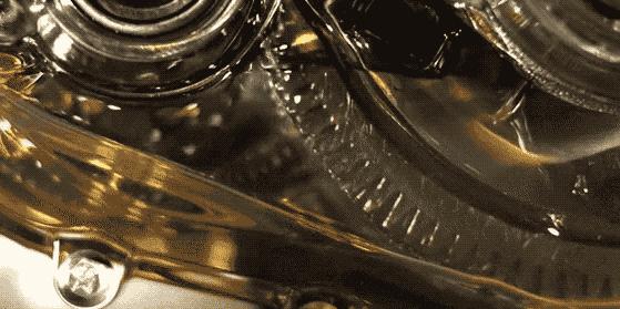 霍氏养车：为什么换机油总剩一点？剩下的旧机油会有损发动机吗？