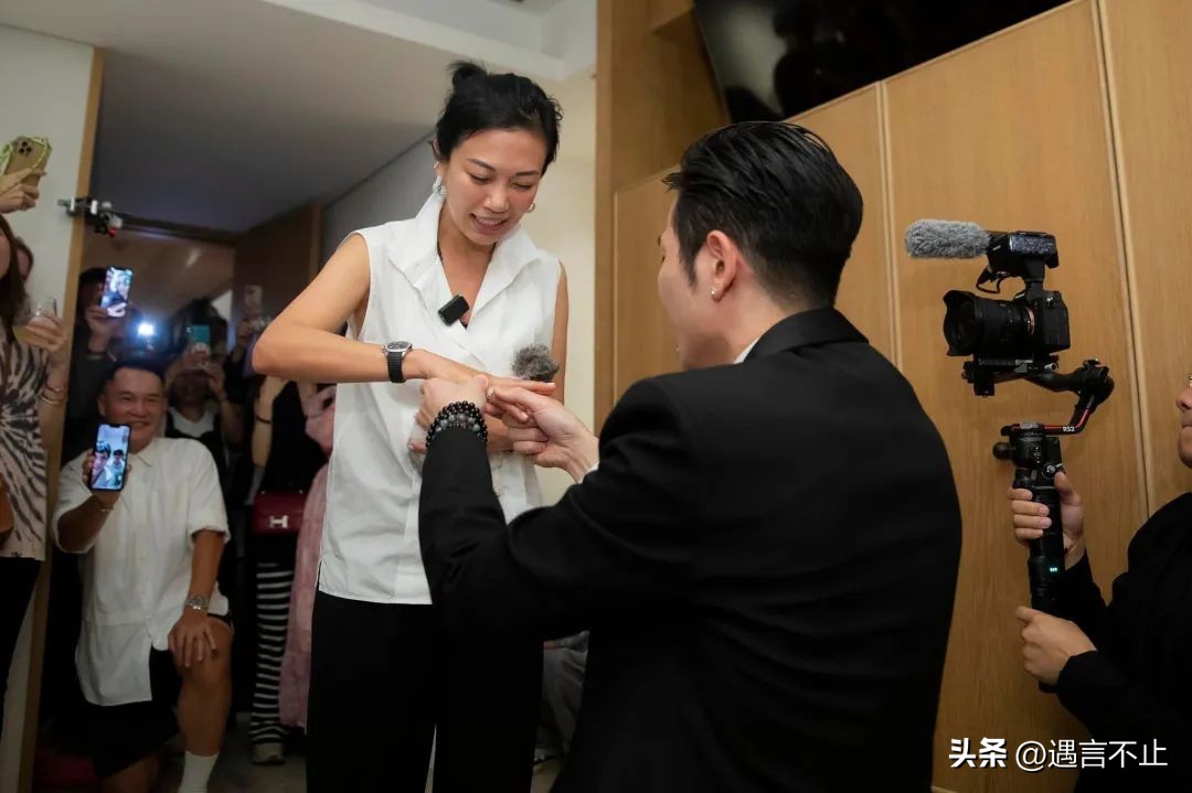 萧敬腾求婚都成功了你还在等什么,萧敬腾求婚成功钻戒堪比鸽子蛋