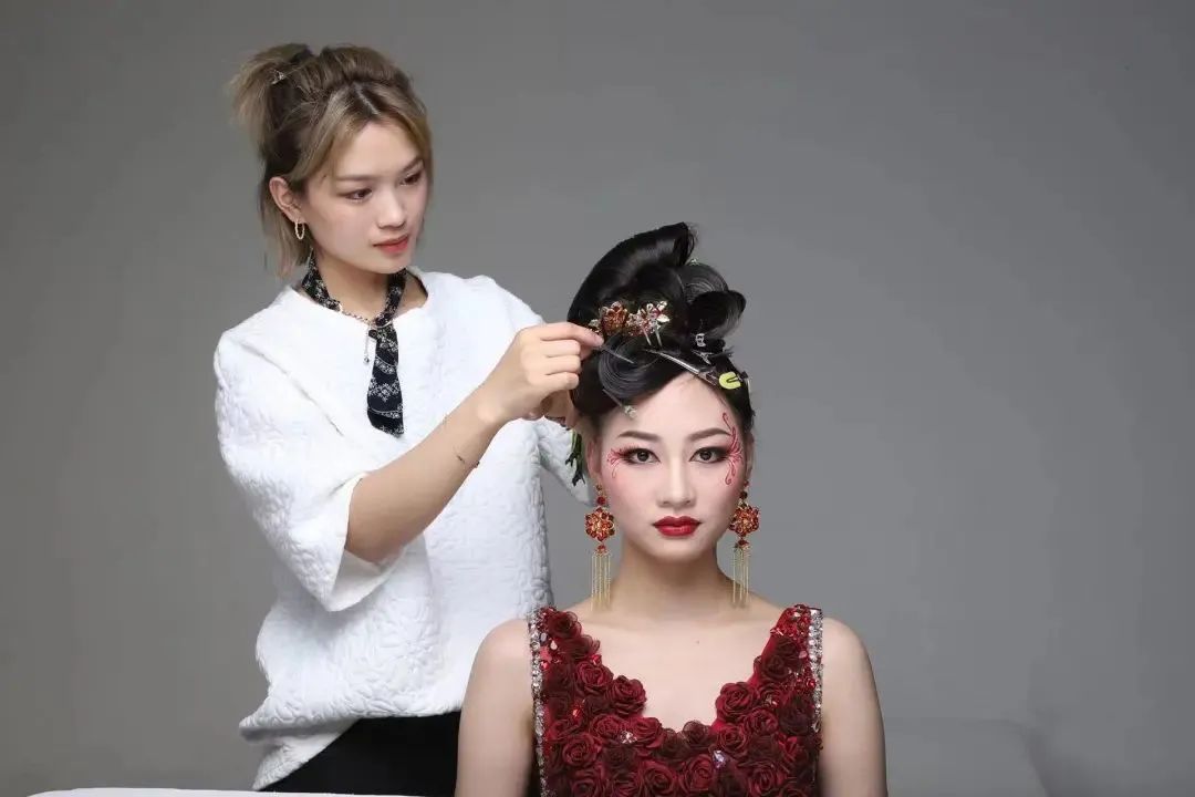 打破学历天花板,打破职业学历天花板