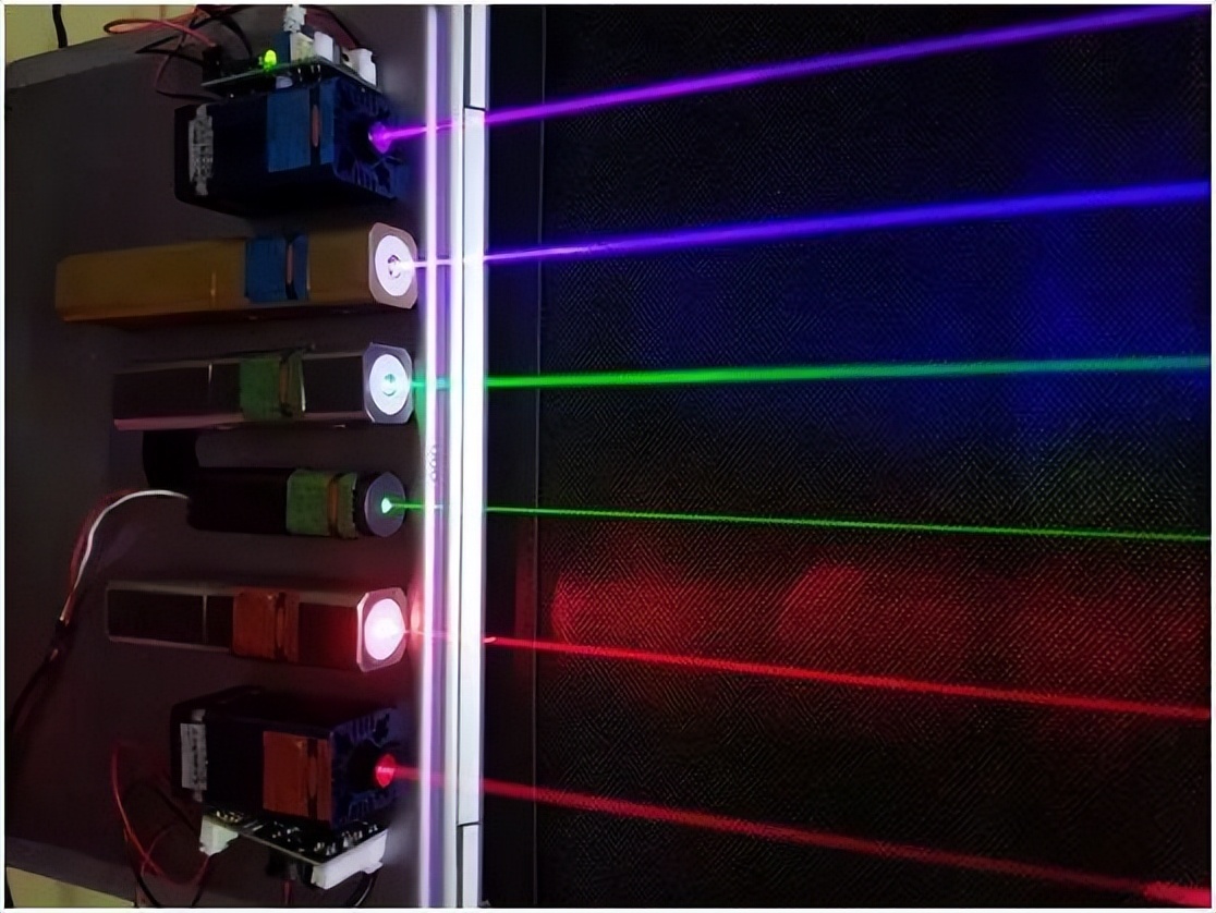 海信激光电视是什么样的电视,海信的激光电视好还是液晶电视好