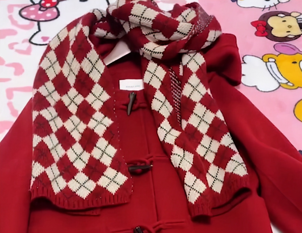 女子吐槽旧衣服,女子吐槽每件旧衣服理由不重样