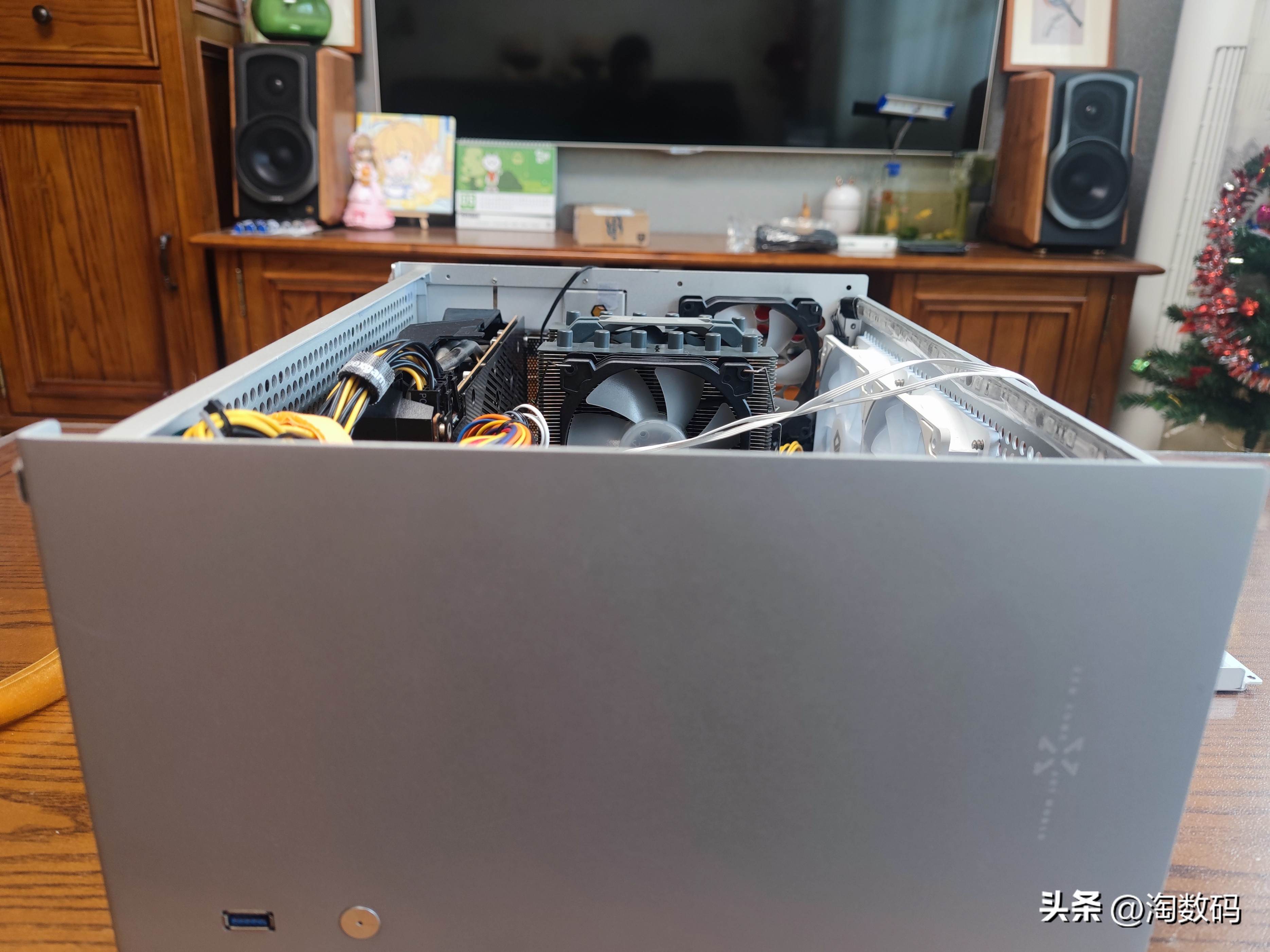 头铁矿卡配矿电:¥666块华硕RX5700+¥109块鑫谷金牌1250W装个机