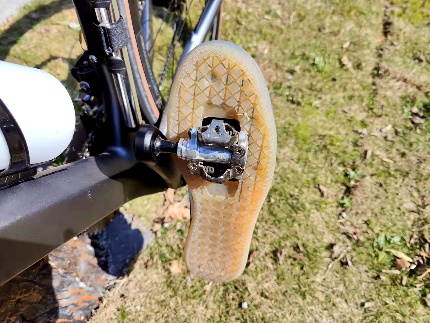 阿迪达斯单车,阿迪公路慢跑鞋