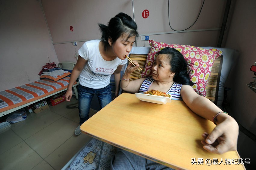 孟佩杰养母,照顾养母12年的孝女孟佩杰