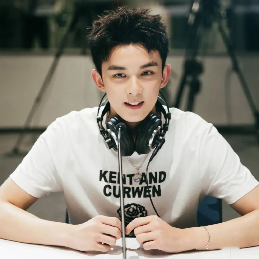 一款最帅气的男士发型,成熟男士头发稀少适合剪什么发型