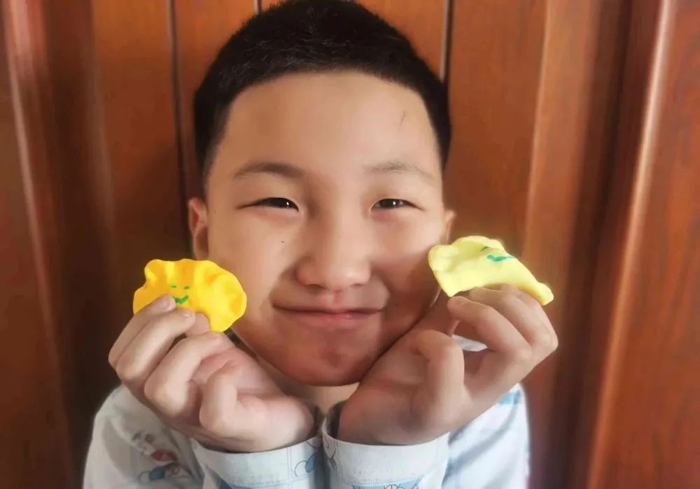 鐫﹂偦鐐瑰仛鎵嬪伐娲诲姩,宸ф墜鍖呴ズ瀛愬姵鍔ㄨ