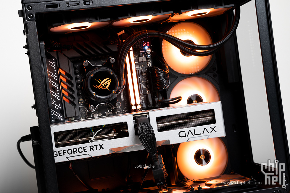 华硕tufgaminggt502弹药库白色,华硕gt502机箱黑橙搭配