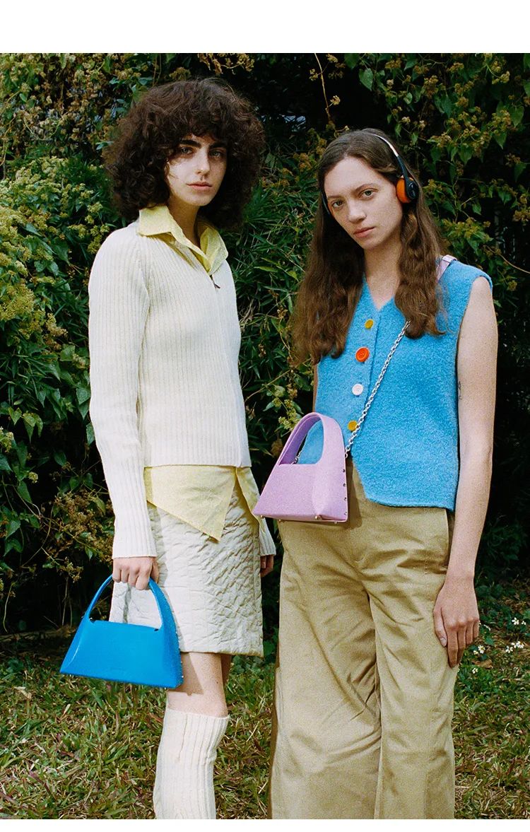 虞书欣同款双肩包平价,虞书欣10元包