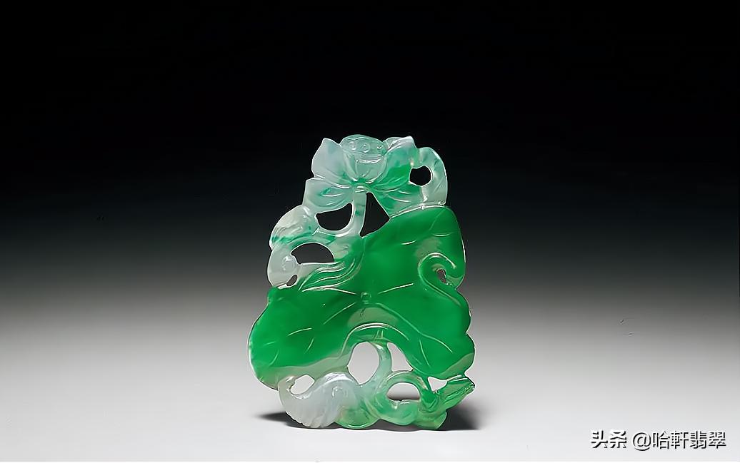 彩虹翡翠欣赏,清代末期糯冰种翡翠手镯