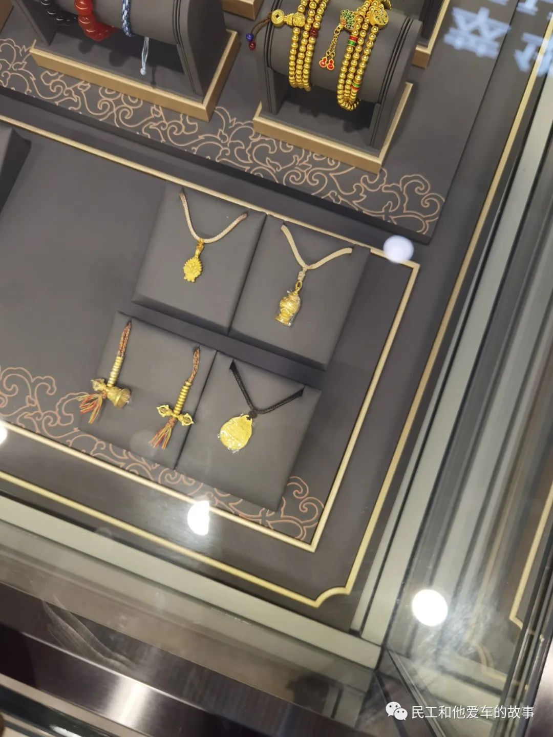 萃华黄金好还是老庙黄金好,萃华是真的黄金吗