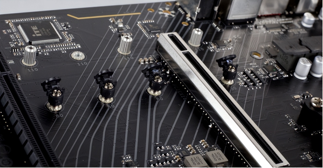 技嘉z790雪鹰和小雕主板评测,技嘉x670aoruseliteax小雕参数