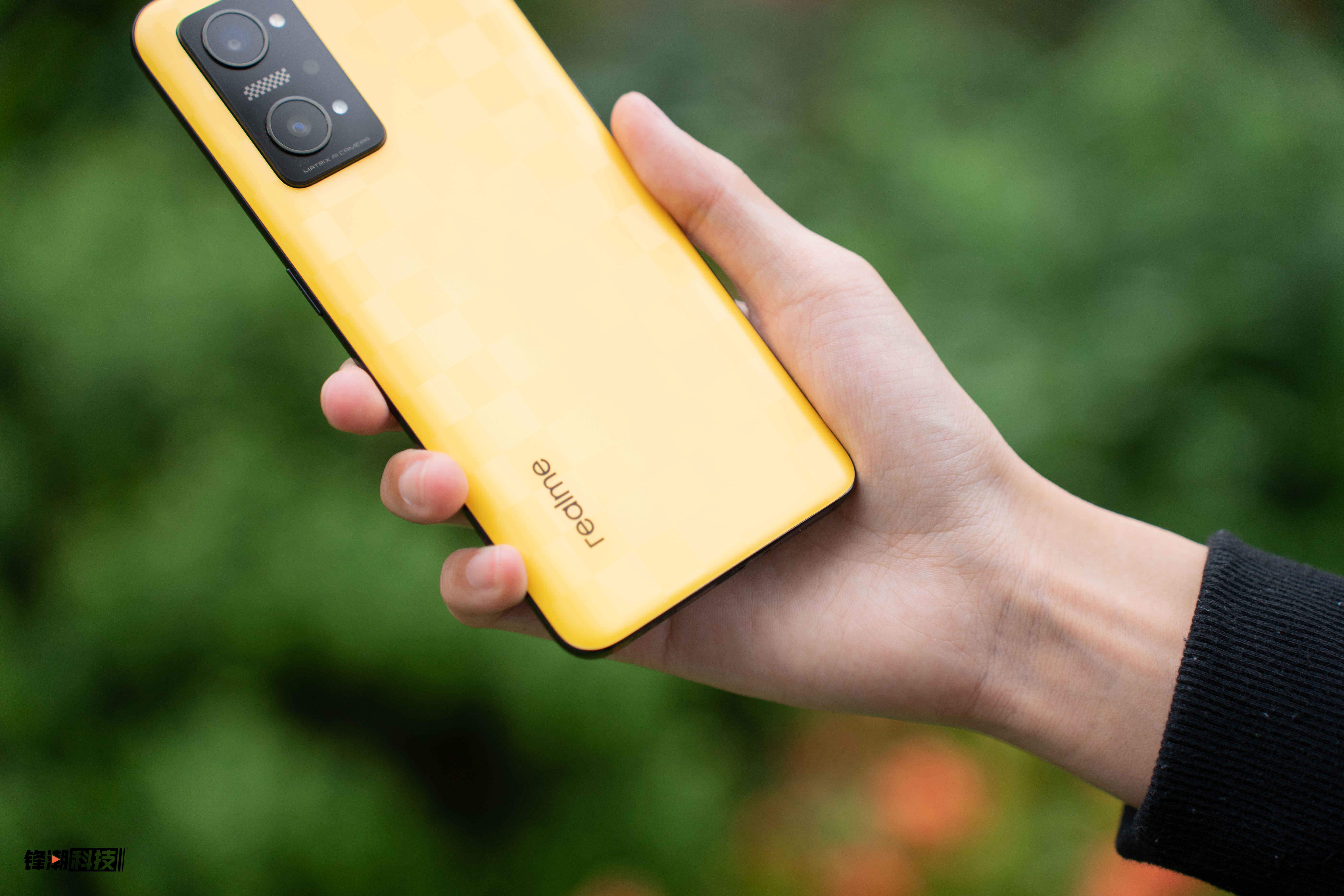 真我q5pro能用65w的闪充么,80w闪充能给60w手机充么