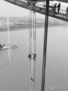 瓯江北口大桥引桥节段梁架设视频,温州瓯海大桥钢箱梁提升