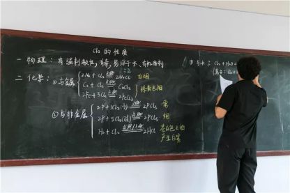 颈椎病引起的手臂麻木可以热敷吗,颈椎病导致手臂麻木要怎么治疗