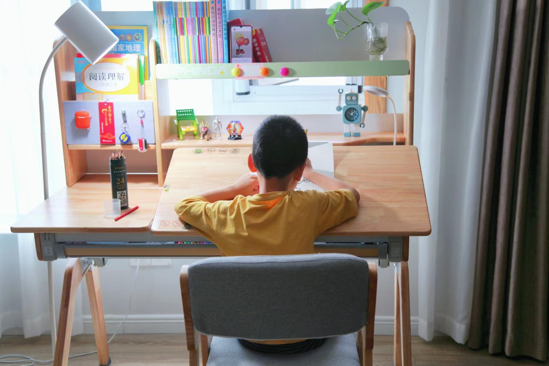 斯芬达小鹿桌配套阅读架,斯芬达小鹿桌儿童实木学习桌