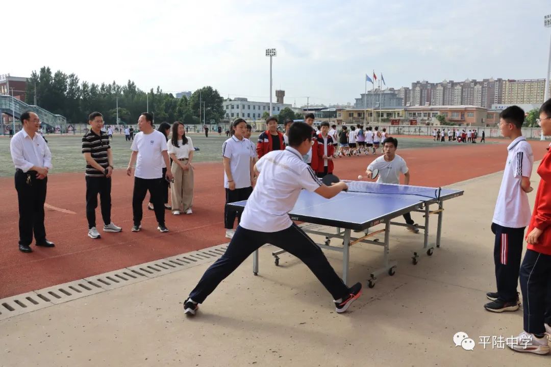 骞抽檰涓绀惧洟琛ㄦ紨,骞抽檰涓绀惧洟娲诲姩