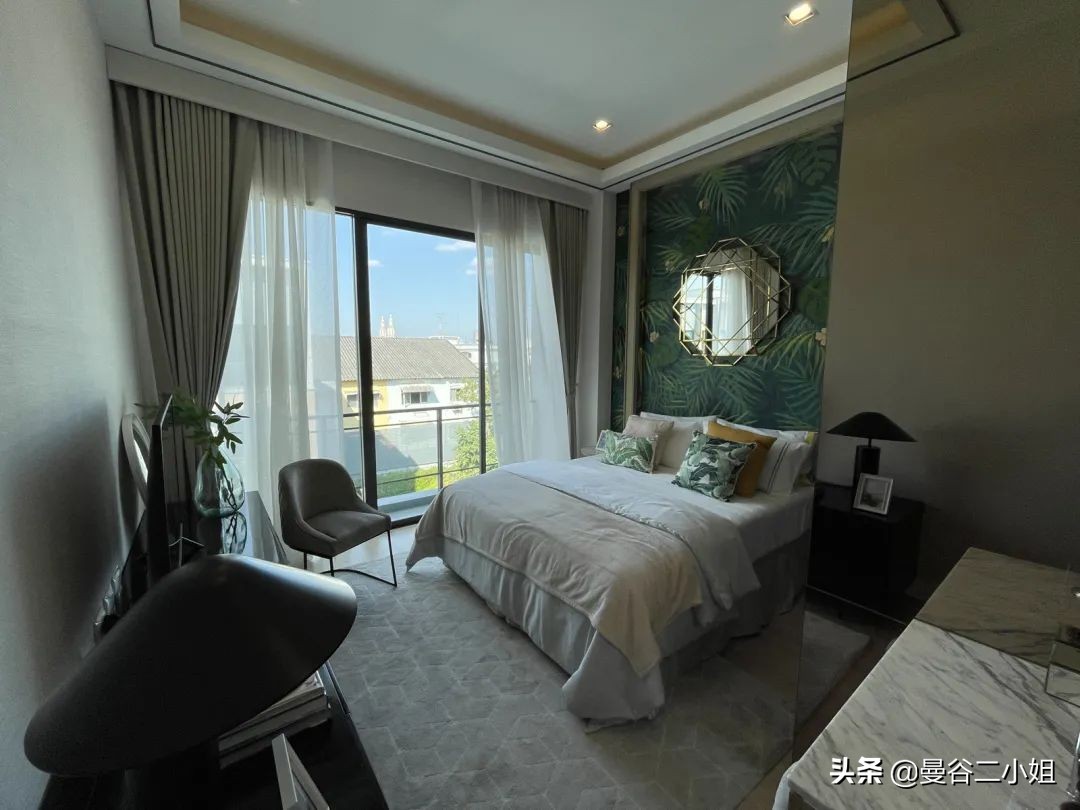 只要100多万的泰国三层别墅，6米挑高玻璃窗，比千万豪宅还大气