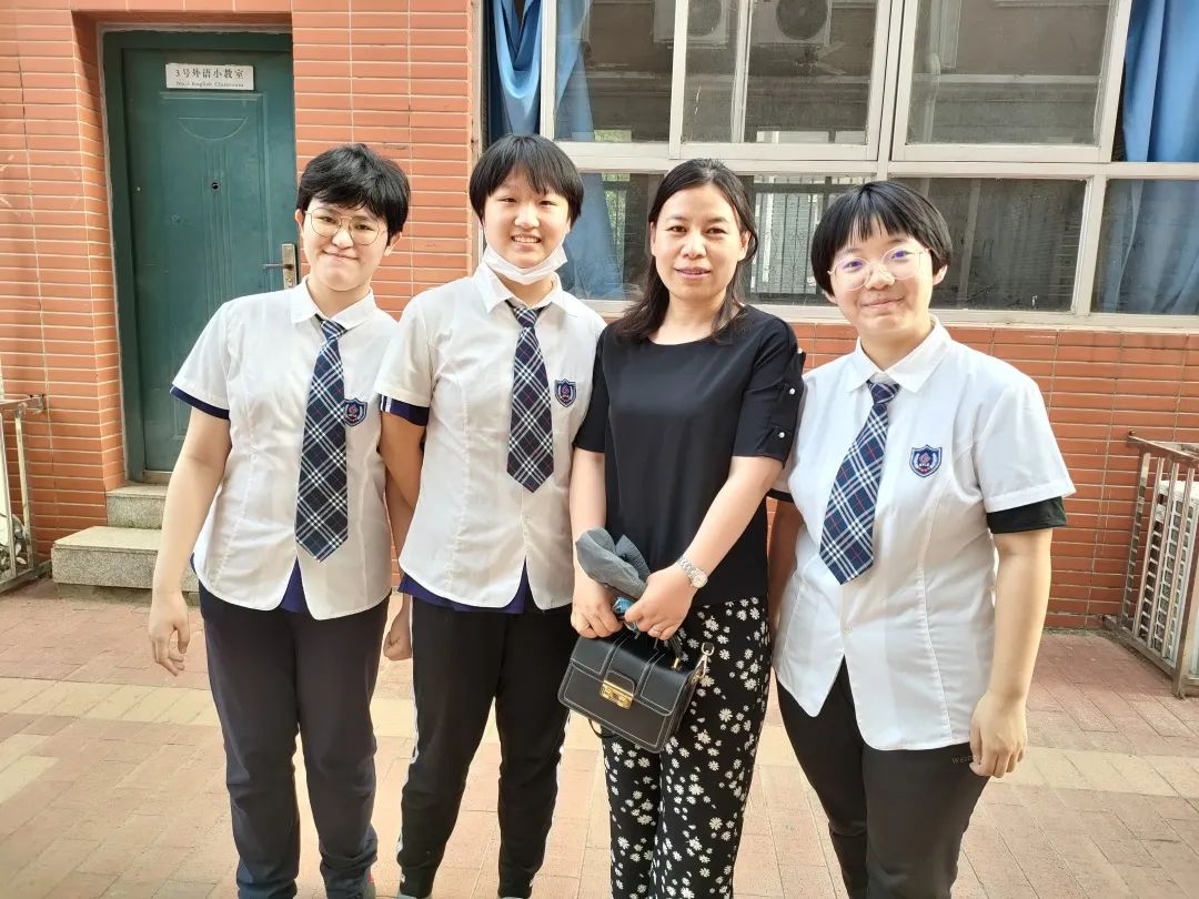 「师者铸魂」“我最喜爱的老师”--超越团队文理组