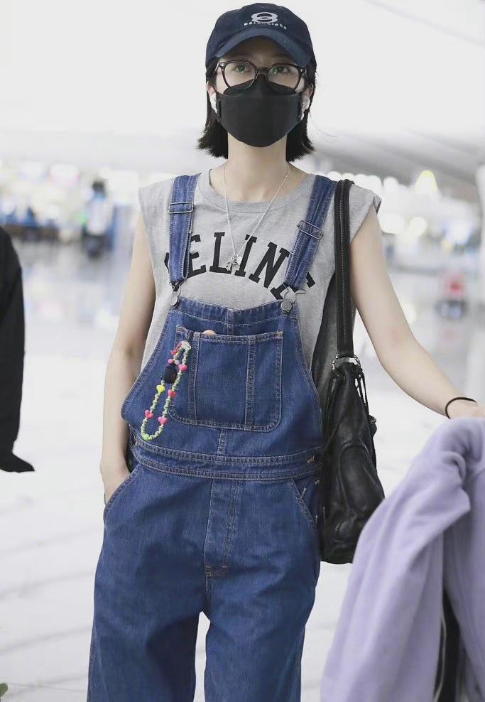 棒球帽真的是很显青春活力的,棒球帽戴上之后超级减龄真不错