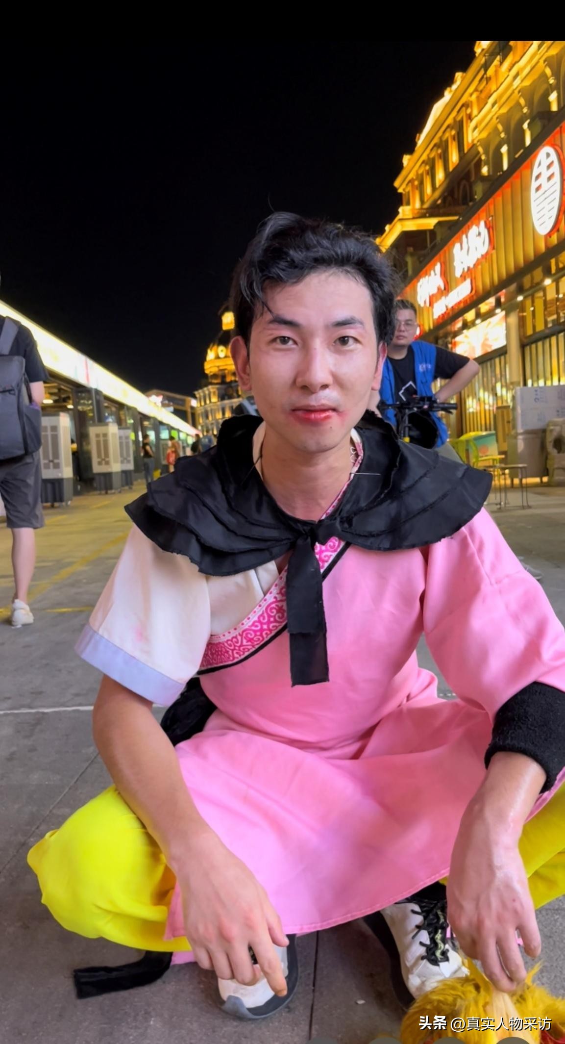 一年卖300万张饼赚多少钱,19岁创业卖饼一天赚多少钱